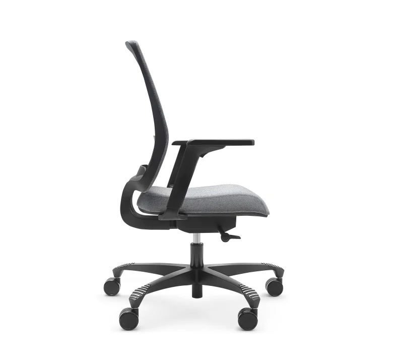 momo-swivel-chair-15.jpeg