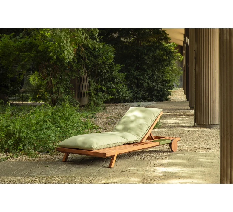 umomoku-sunlounger-prostoria-3.jpg