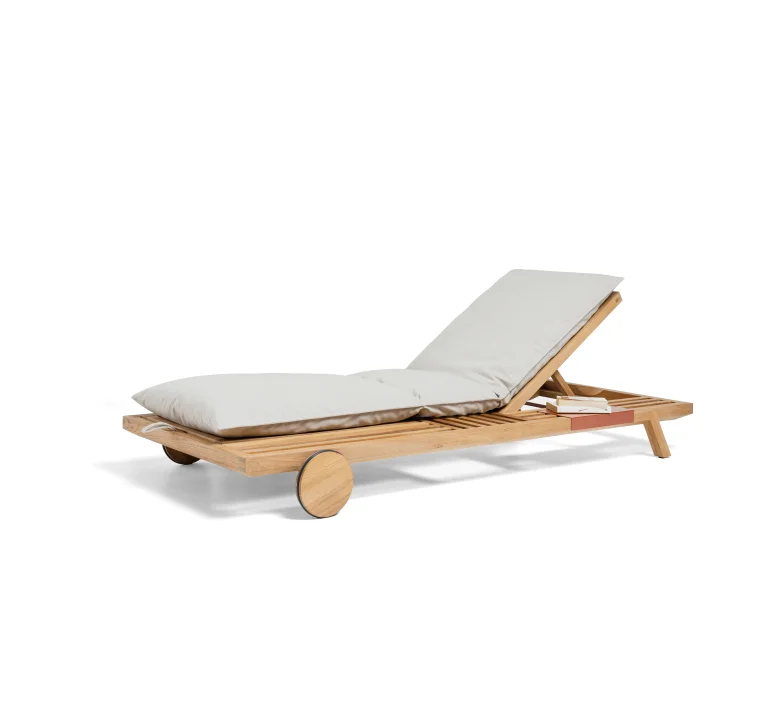 umomoku-sunlounger-prostoria-1.jpg